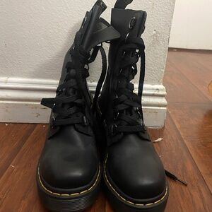 Dr Marten Chesney Leather Flared Heel Lace Up Boots